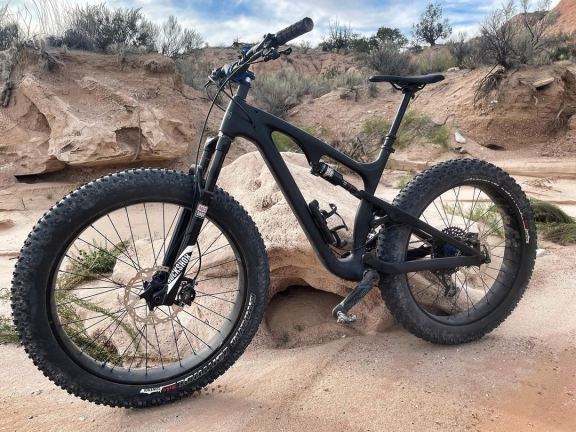 Remklauw van fatbike wordt nauwkeurig gecentreerd met speciaal gereedschap